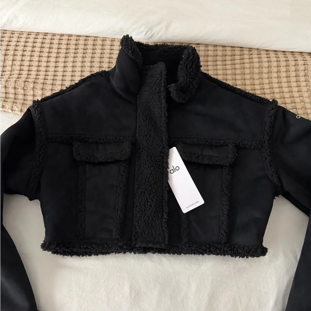 Alo Yoga Faux Sherling Snowfall Cropped Jacket - Picture 2 of 4